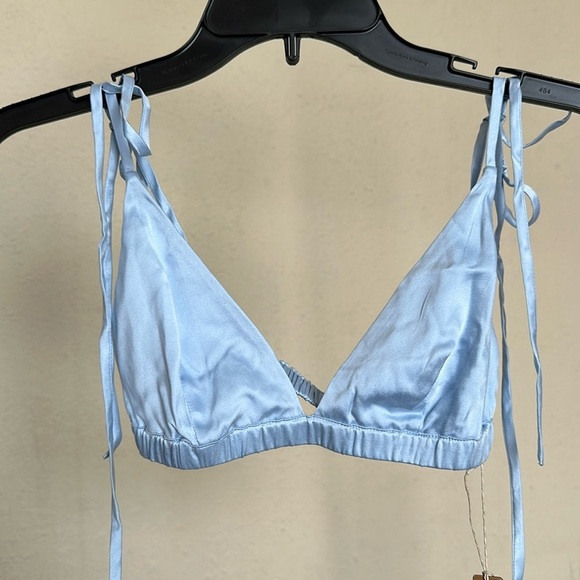 SKIMS Bridal Triangle Silk Bralette in Glacier size M NWT‎ - Picture 3 of 9